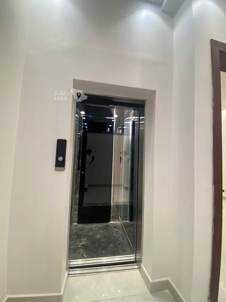 دور للبيع في شارع طريق الإمام مسلم, حي بدر, مدينة الرياض, منطقة الرياض 18