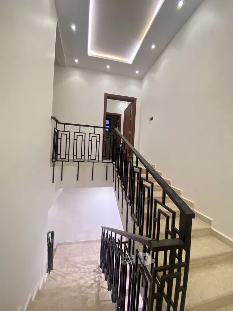دور للبيع في شارع طريق الإمام مسلم, حي بدر, مدينة الرياض, منطقة الرياض صورة 4