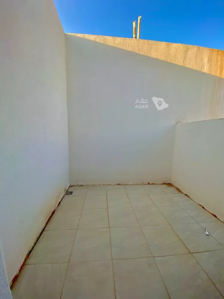 Floor for Sale in Riyadh Badr 17