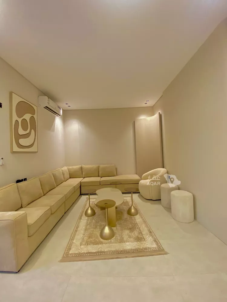 Floor for Sale in Riyadh Okaz 8