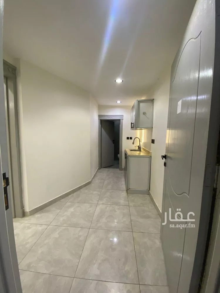 شقة للإيجار في شارع الشيخ صالح بن عبدالعزيز بن عبدالرحمن, حي السويدي الغربي, مدينة الرياض, منطقة الرياض صورة 3