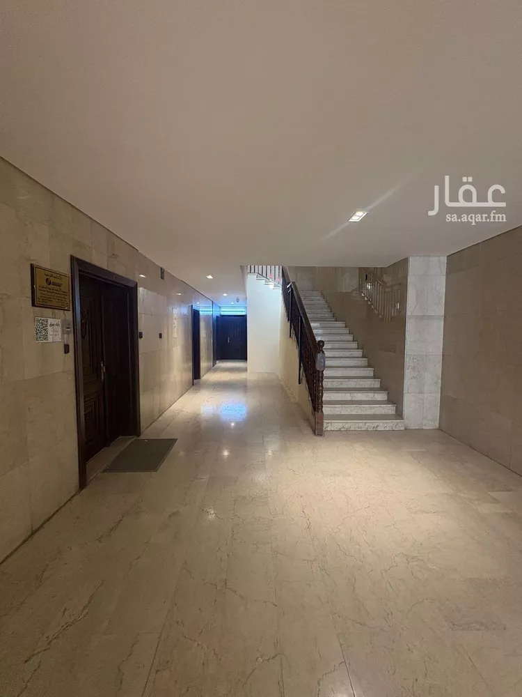 مكتب تجاري للإيجار في شارع طريق الملك عبدالعزيز, حي الورود, مدينة الرياض, منطقة الرياض صورة 2