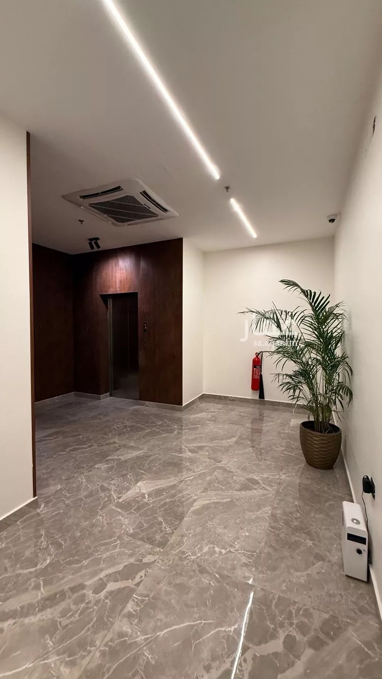 مكتب تجاري للإيجار في شارع الدائري الشرقي الفرعي, حي الفيصلية, مدينة الرياض, منطقة الرياض صورة 2