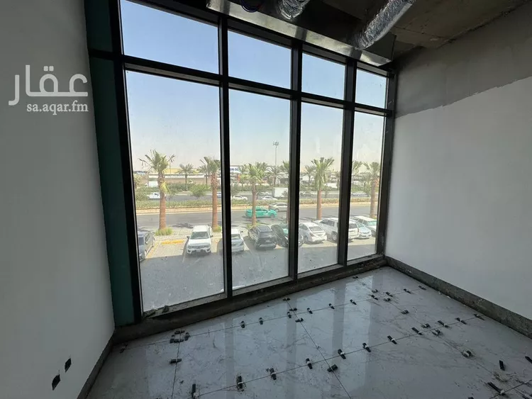 مكتب تجاري للإيجار في شارع الدائري الشرقي الفرعي, حي الفيصلية, مدينة الرياض, منطقة الرياض 7