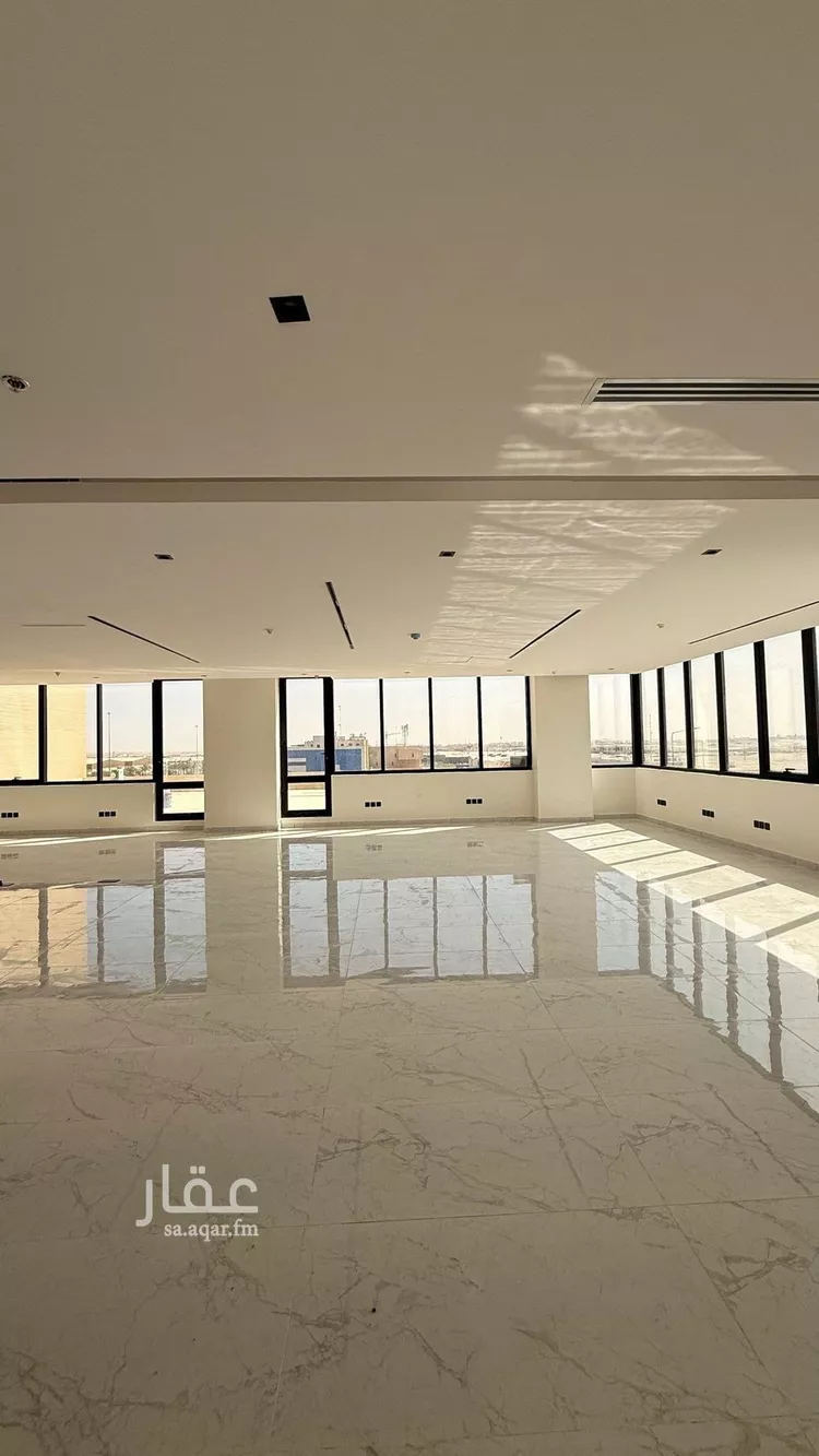 مكتب تجاري للإيجار في شارع الدائري الشرقي الفرعي, حي الفيصلية, مدينة الرياض, منطقة الرياض صورة 5