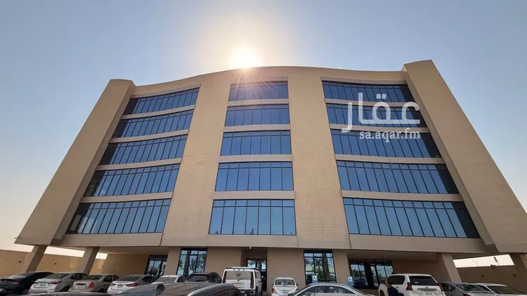 مكتب تجاري للإيجار في شارع الدائري الشرقي الفرعي, حي الفيصلية, مدينة الرياض, منطقة الرياض صورة 4
