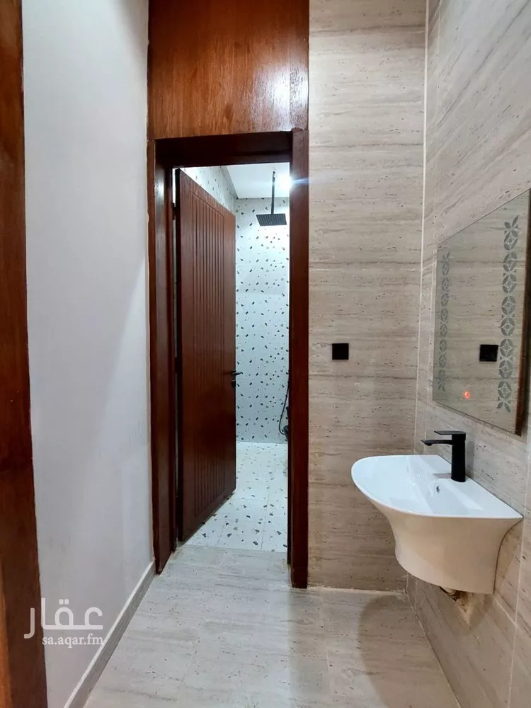 دور للبيع في شارع حسن الفخري, حي عكاظ, مدينة الرياض, منطقة الرياض صورة 2