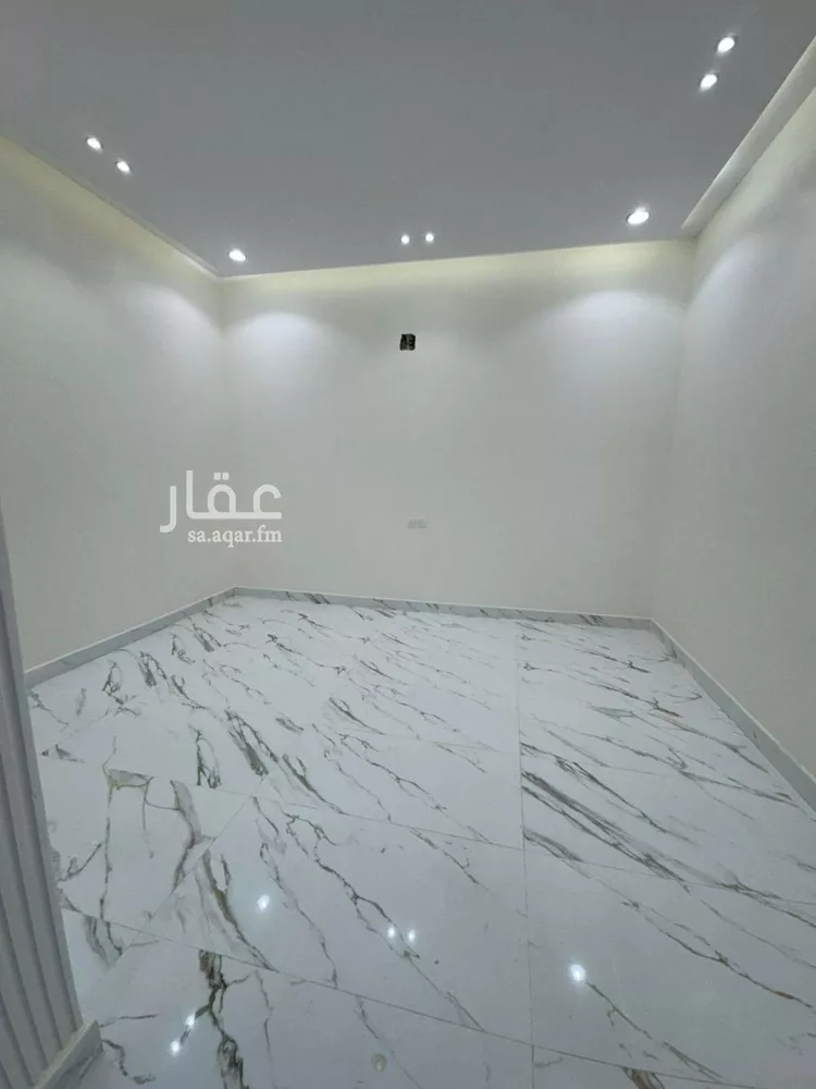 فيلا للبيع في شارع المهدوي, حي العريجاء الغربي, مدينة الرياض, منطقة الرياض صورة 3