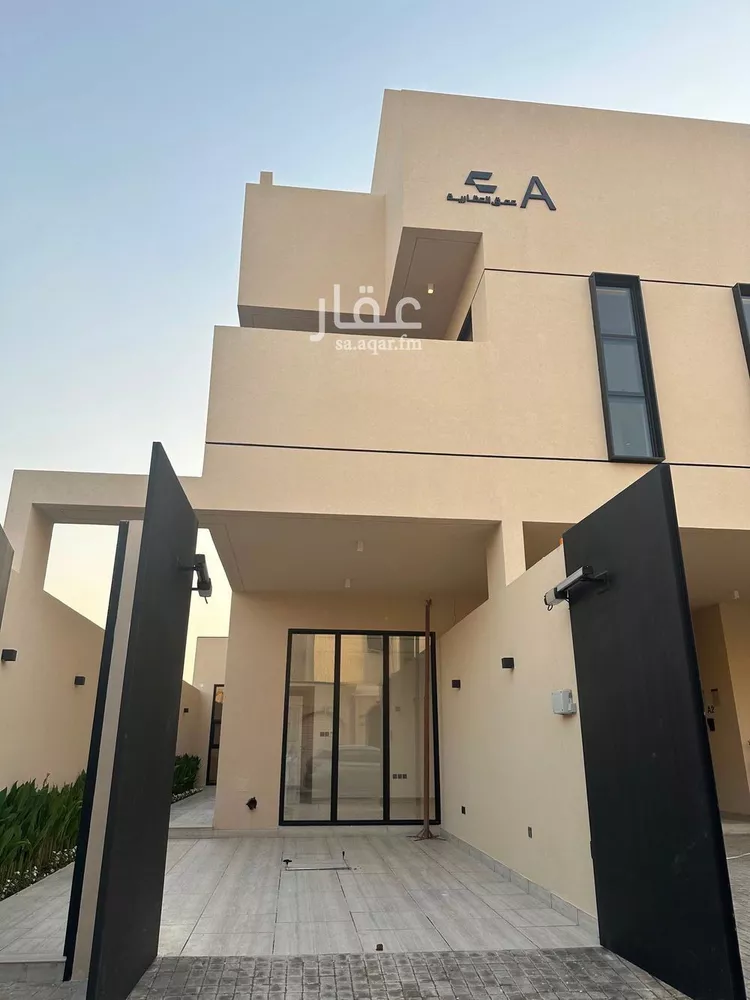 دور للبيع في شارع أبي عقبة الثقفي, حي الملك فهد, مدينة الرياض, منطقة الرياض صورة 3
