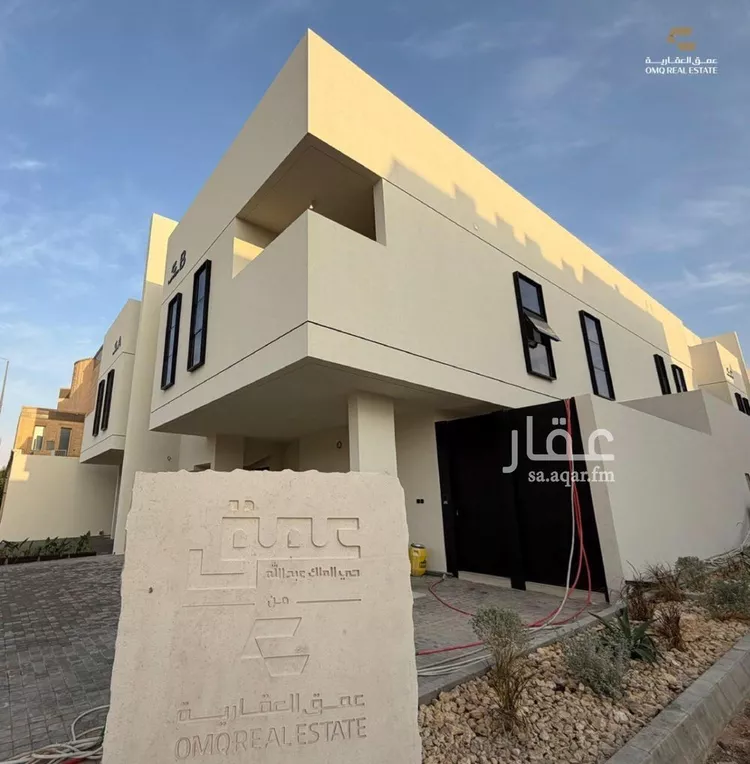 دور للبيع في شارع الثغر, حي الملك عبدالله, مدينة الرياض, منطقة الرياض صورة 3