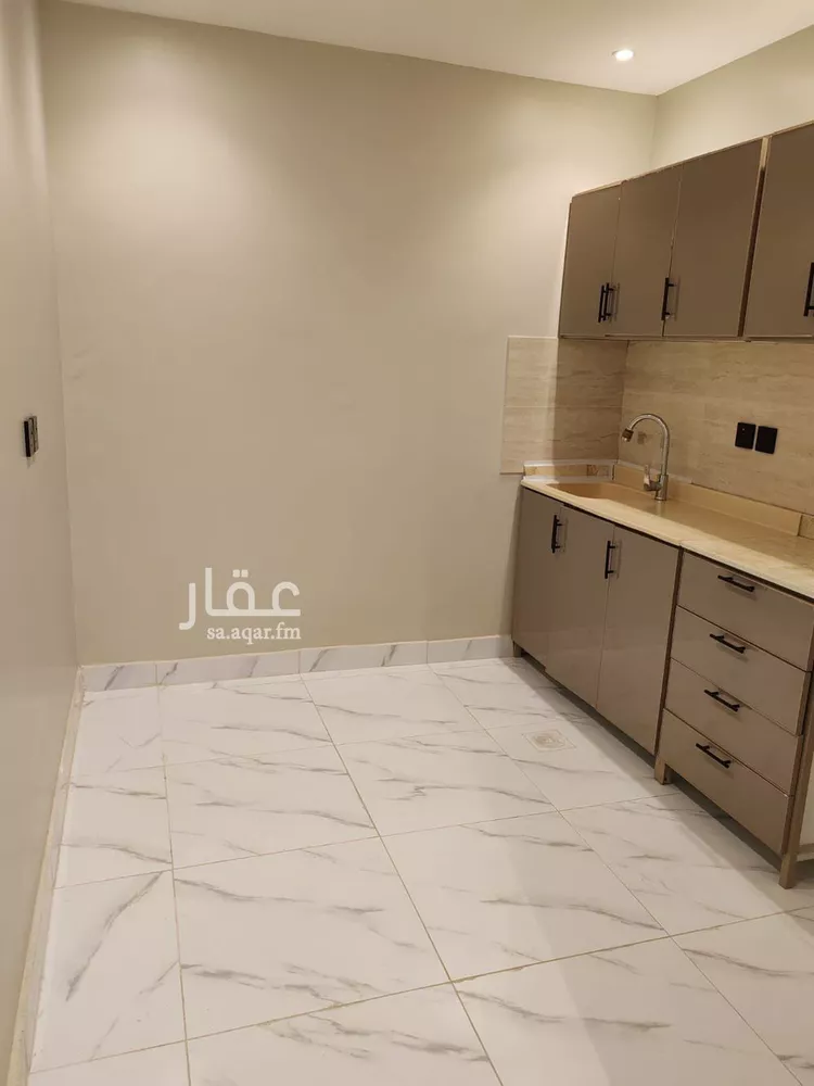 شقة للإيجار في شارع عبدالله بن قيس, حي إشبيلية, مدينة الرياض, منطقة الرياض صورة 2