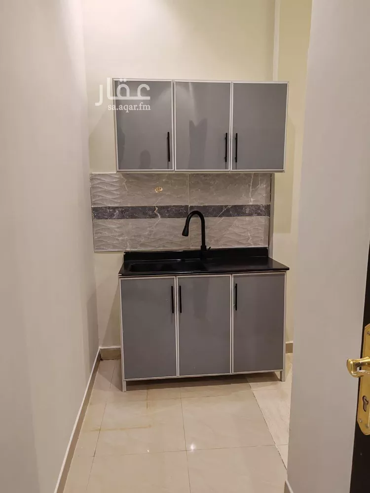 شقة للإيجار في شارع عبدالله بن قيس, حي إشبيلية, مدينة الرياض, منطقة الرياض صورة 2