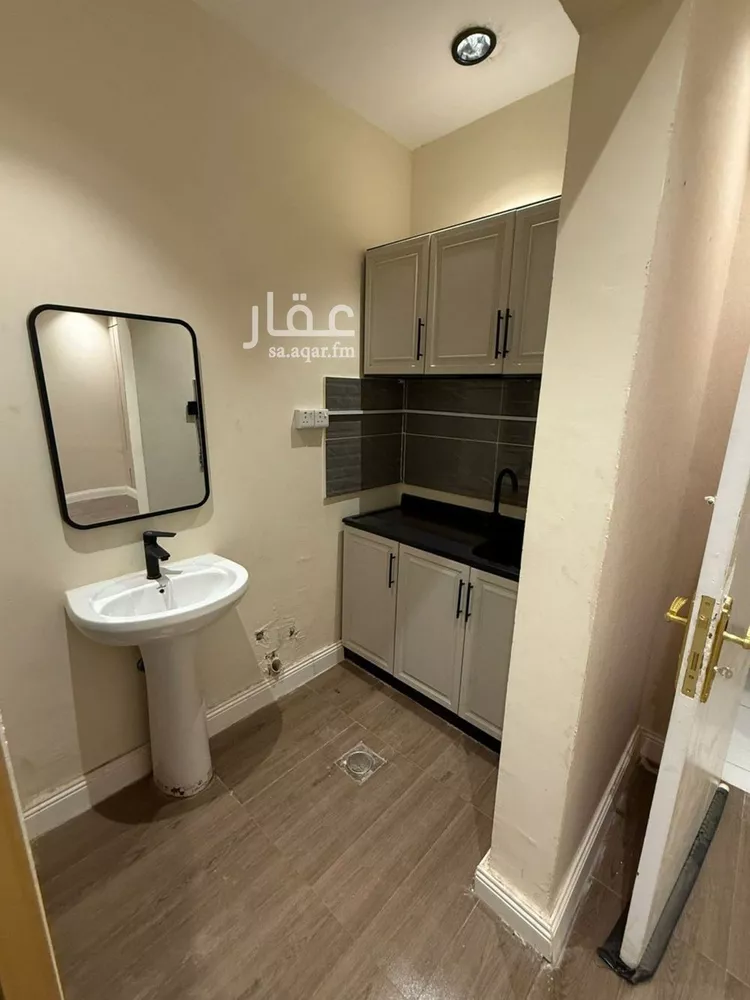 شقة للإيجار في شارع عبدالله بن قيس, حي إشبيلية, مدينة الرياض, منطقة الرياض صورة 3