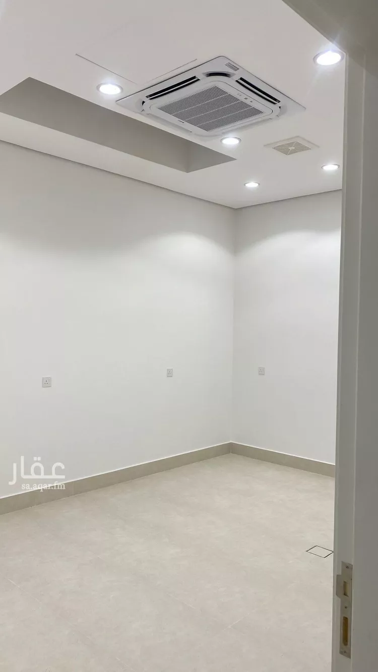 فيلا للبيع في شارع عبدالقادر بن عبدالوارث, حي المهدية, مدينة الرياض, منطقة الرياض صورة 4