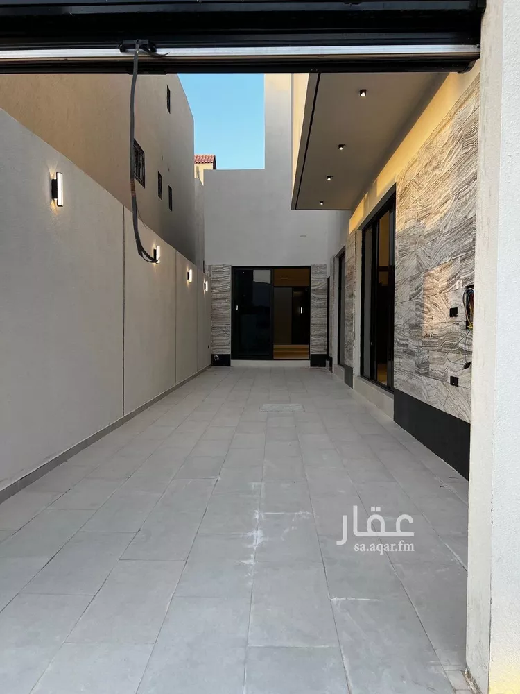 فيلا للبيع في شارع أحمد بن قطرب, حي المهدية, مدينة الرياض, منطقة الرياض صورة 2