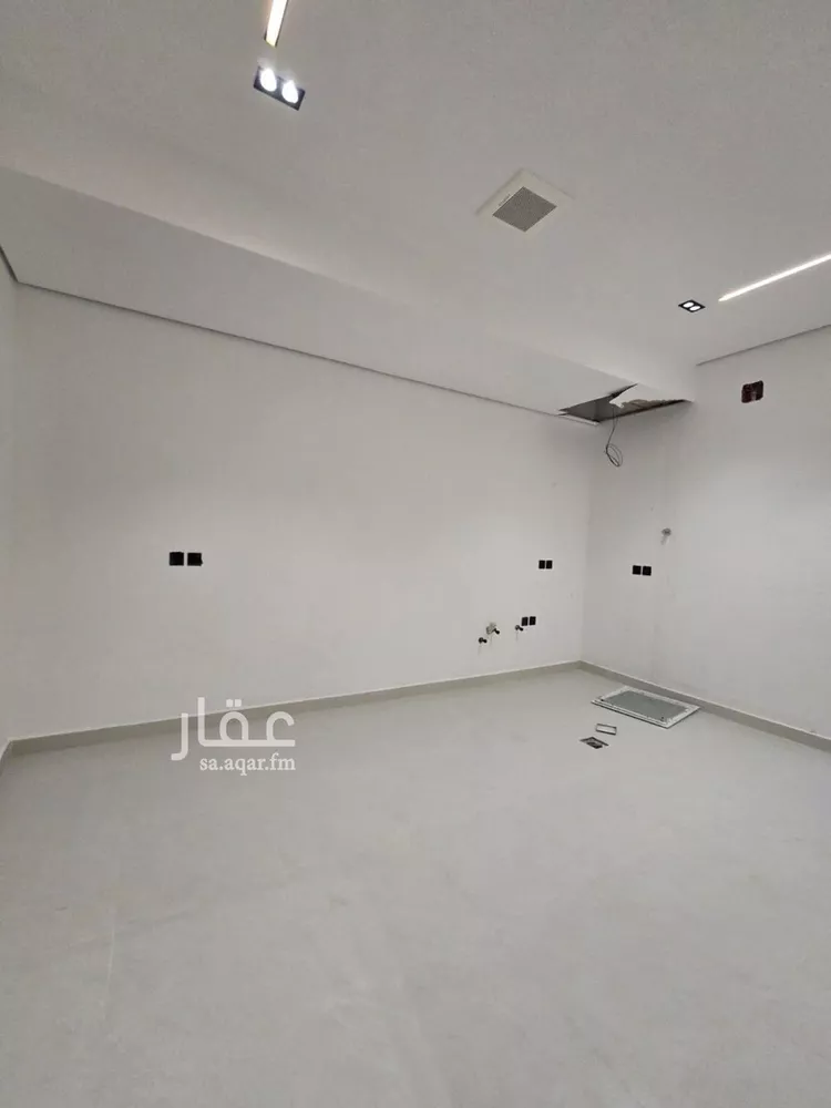 دور للبيع في شارع عبدالله بافقيه الحضرمي, حي عكاظ, مدينة الرياض, منطقة الرياض صورة 2