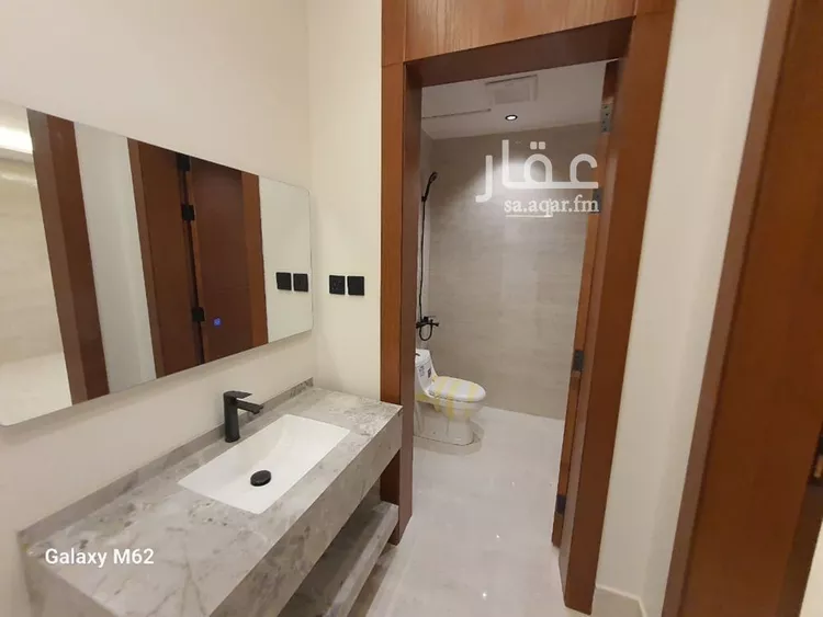 دور للبيع في شارع أحمد بن محمد القطيعي, حي عكاظ, مدينة الرياض, منطقة الرياض