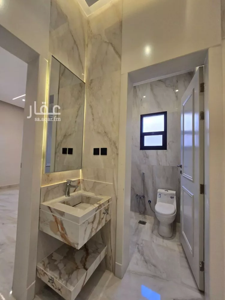 فيلا للبيع في شارع المحلاني, حي عكاظ, مدينة الرياض, منطقة الرياض