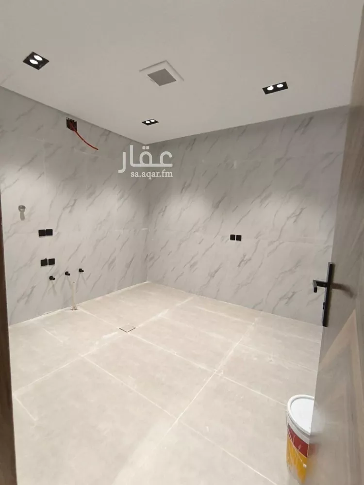 فيلا للبيع في شارع زيد بن أسلم, حي عكاظ, مدينة الرياض, منطقة الرياض صورة 3