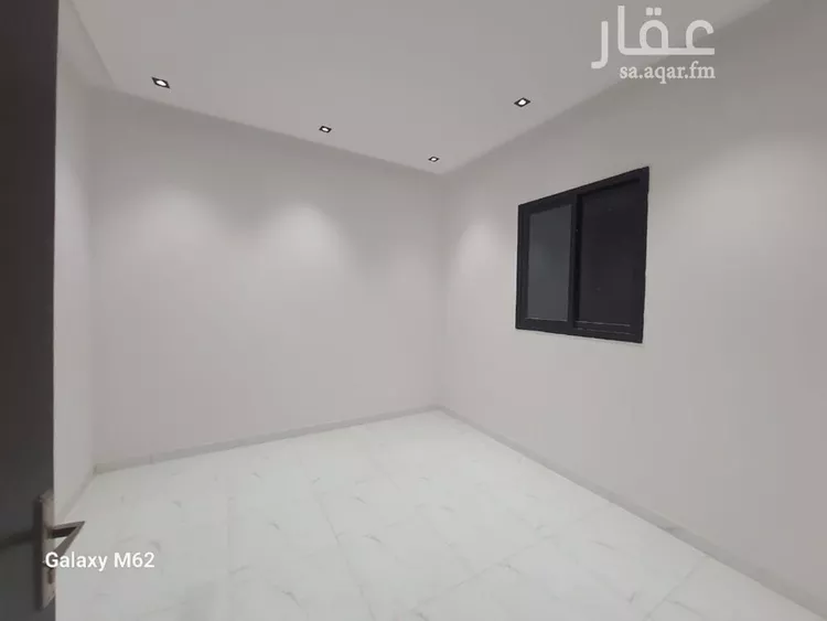 دور للبيع في شارع ابن المنذر, حي عكاظ, مدينة الرياض, منطقة الرياض صورة 4