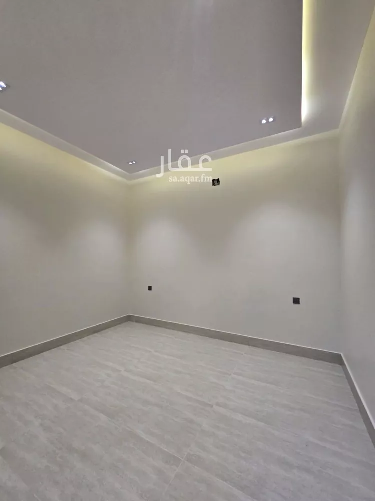 دور للبيع في شارع حميد الطويل, حي عكاظ, مدينة الرياض, منطقة الرياض صورة 2