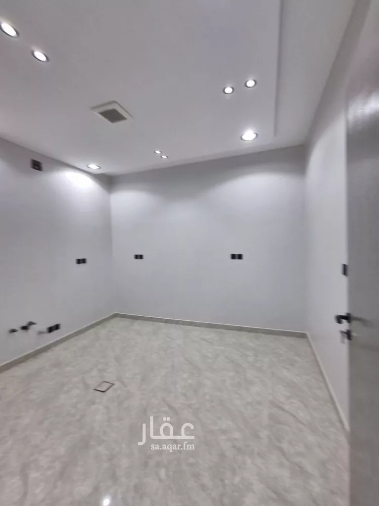 دور للبيع في شارع إبراهيم بن أحمد الشيوي, حي العوالي, مدينة الرياض, منطقة الرياض صورة 3
