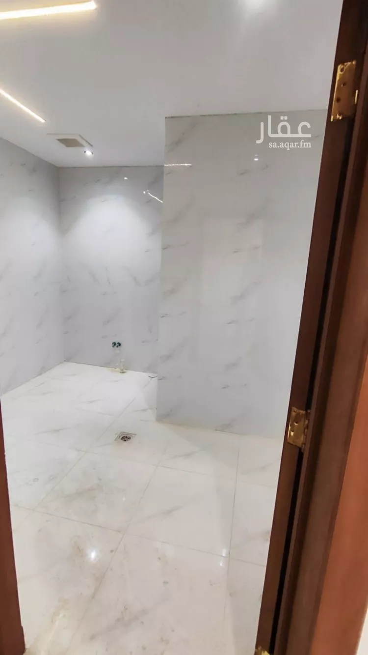 Floor for Sale in Riyadh Al Uraija Al Gharbiyah 9