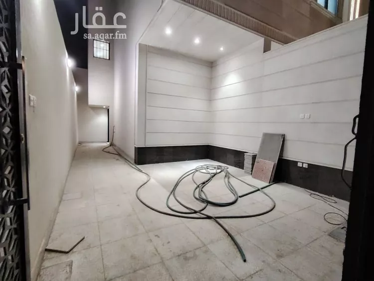 Floor for Sale in Riyadh Al Uraija Al Gharbiyah 9