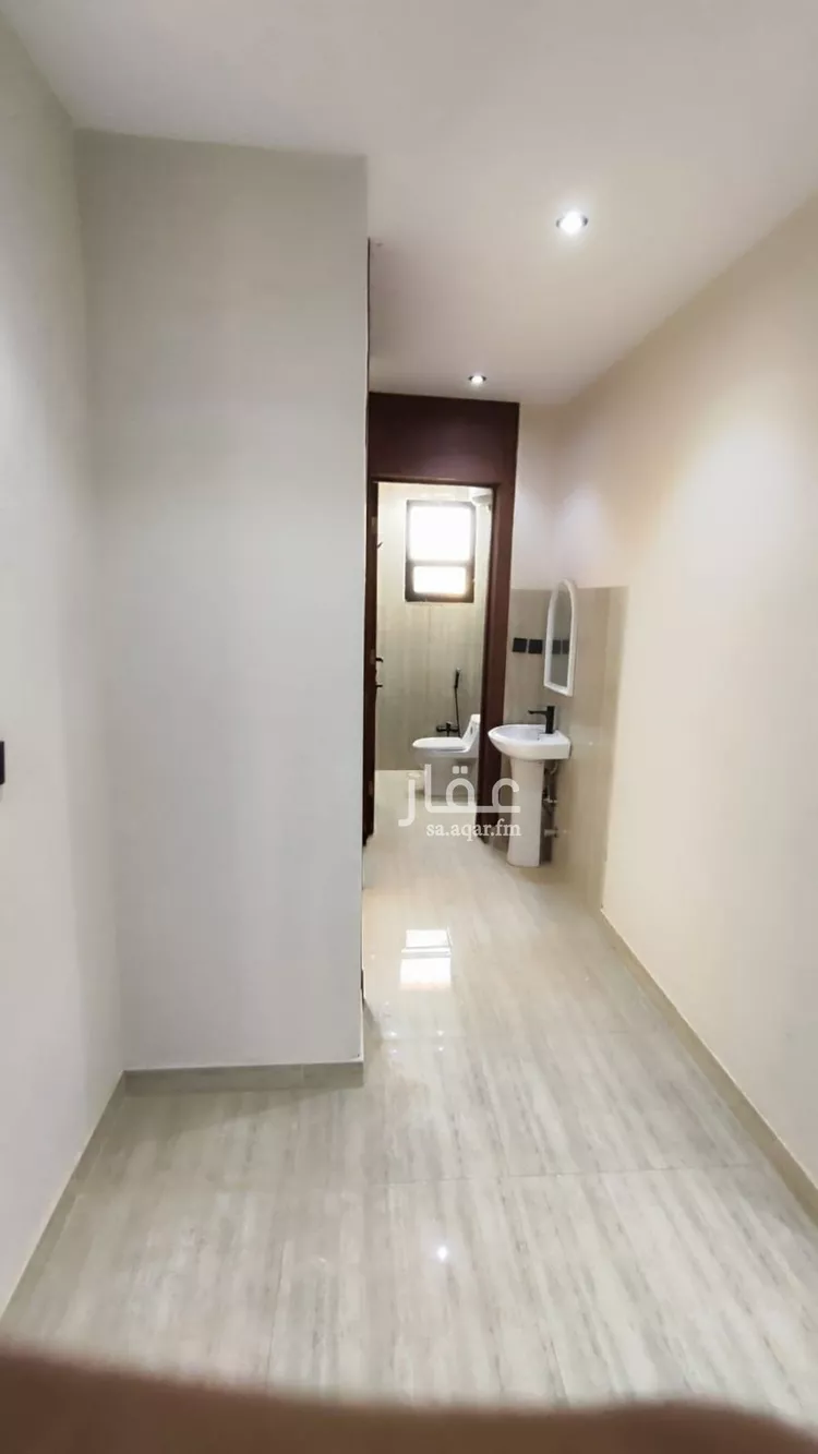 Floor for Sale in Riyadh Al Uraija Al Gharbiyah 18