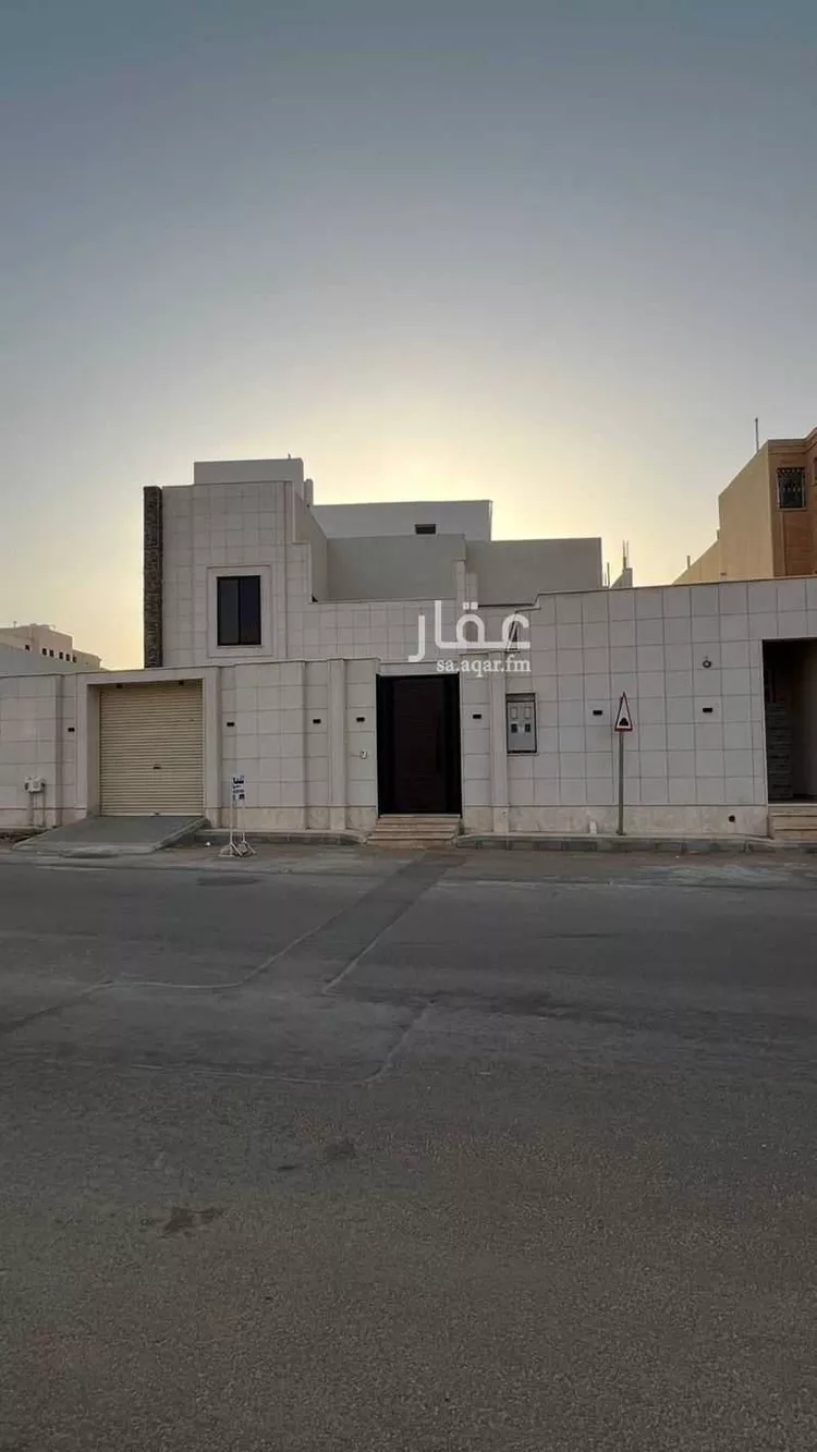 فيلا للبيع في شارع الوليد ابن عطاء, حي الأخضر, مدينة بريده, منطقة القصيم صورة 2