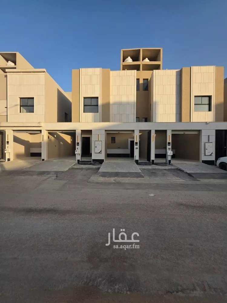 دور للبيع في شارع الغويري, حي الجنادرية, مدينة الرياض, منطقة الرياض