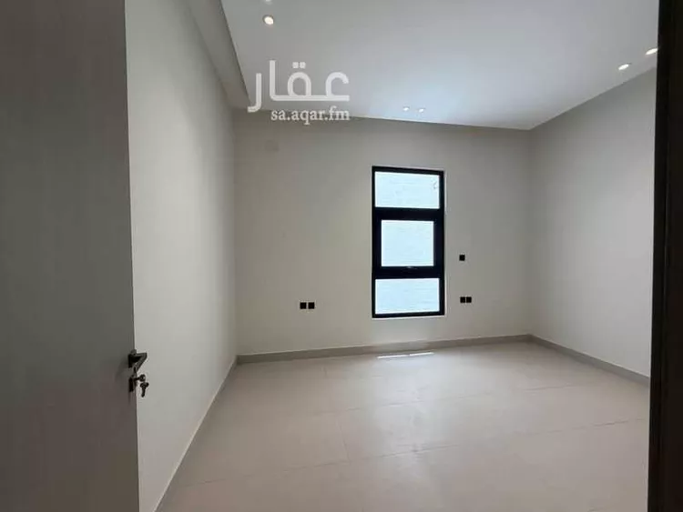 Floor for Sale in Riyadh Al Yarmouk 7