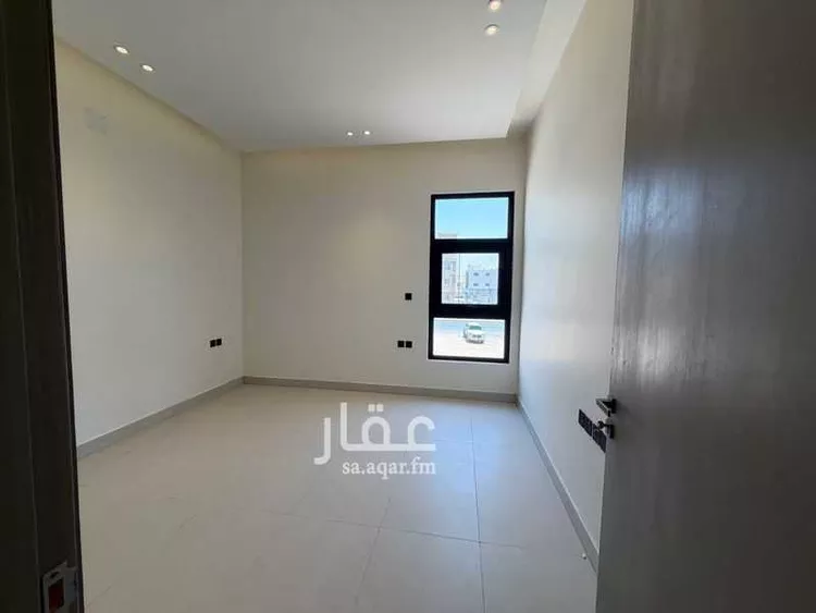 Floor for Sale in Riyadh Al Yarmouk 12
