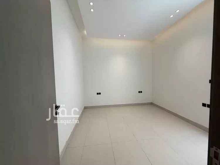 Floor for Sale in Riyadh Al Yarmouk 14
