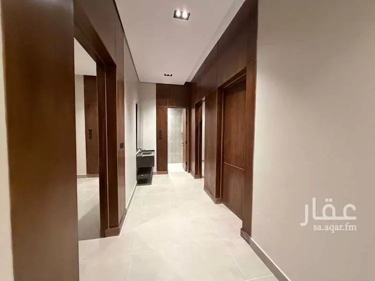 Floor for Sale in Riyadh Al Yarmouk 15