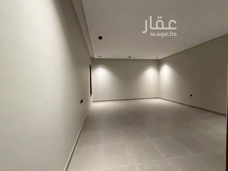 Floor for Sale in Riyadh Al Yarmouk 8