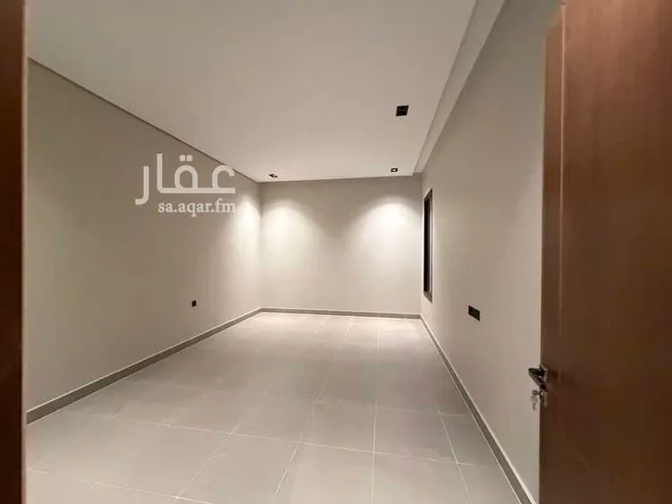 Floor for Sale in Riyadh Al Yarmouk 14