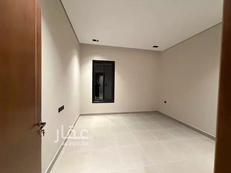 Floor for Sale in Riyadh Al Yarmouk 13