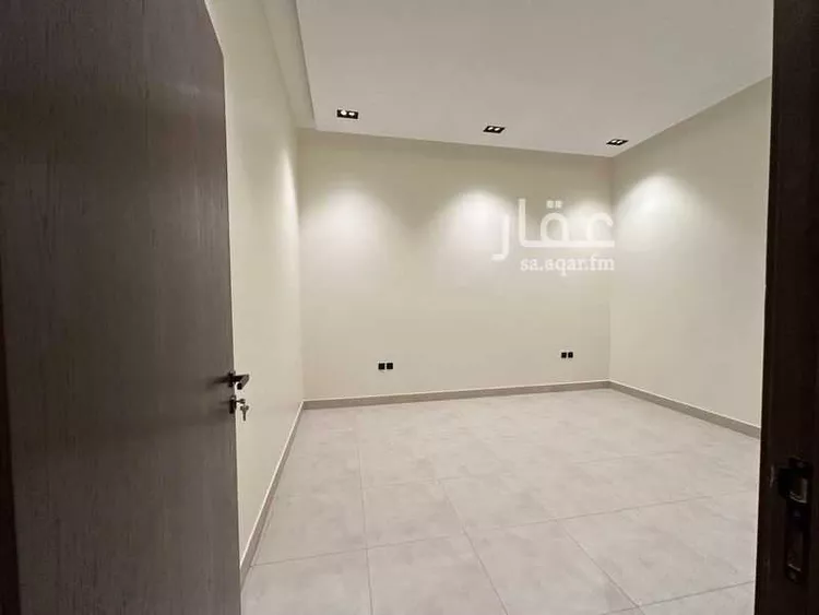 Floor for Sale in Riyadh Al Munsiyah 9