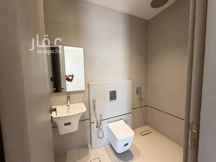 Floor for Sale in Riyadh Al Yarmouk 17