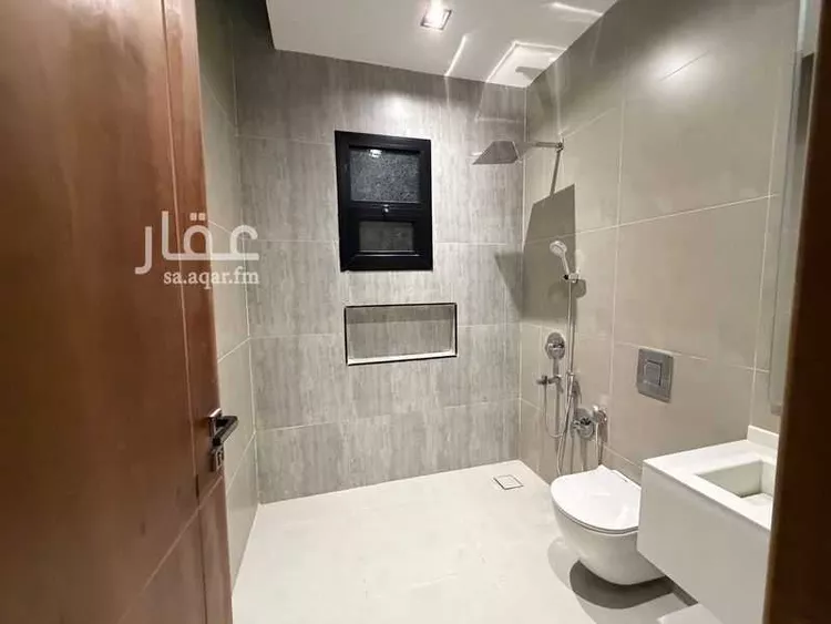 Floor for Sale in Riyadh Al Yarmouk 9