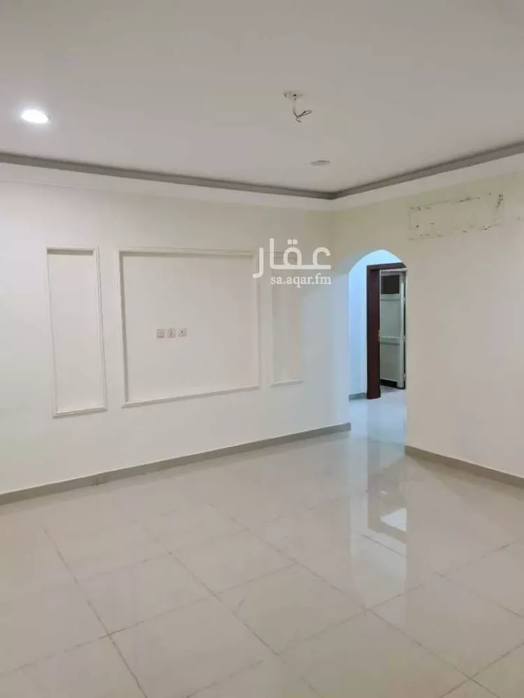 شقة للبيع في شارع الثامن والعشرون, حي مدينة العمال, مدينة الخبر, المنطقة الشرقية صورة 2