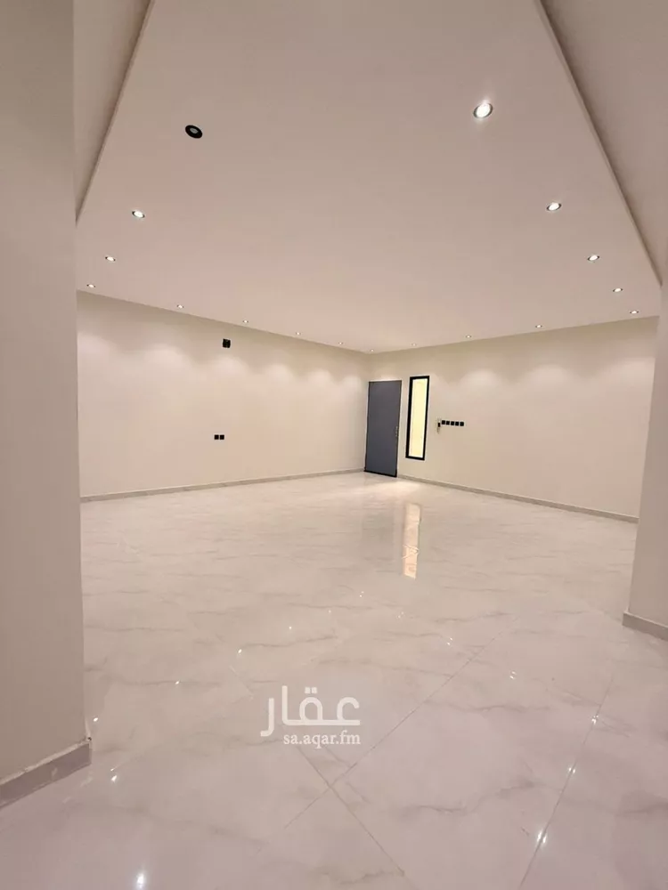 فيلا للبيع في شارع عبدالله بافقيه الحضرمي, حي عكاظ, مدينة الرياض, منطقة الرياض 15