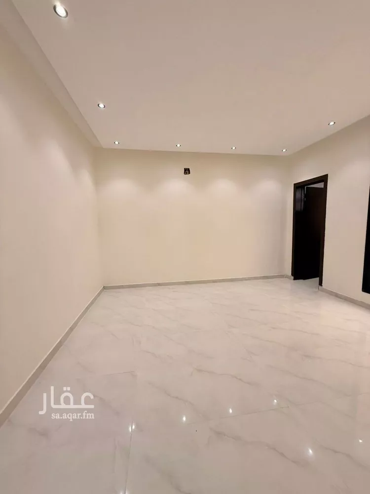 فيلا للبيع في شارع عبدالله بافقيه الحضرمي, حي عكاظ, مدينة الرياض, منطقة الرياض 16