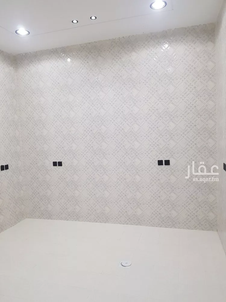 Floor for Sale in Riyadh Dhahrat Namar 9