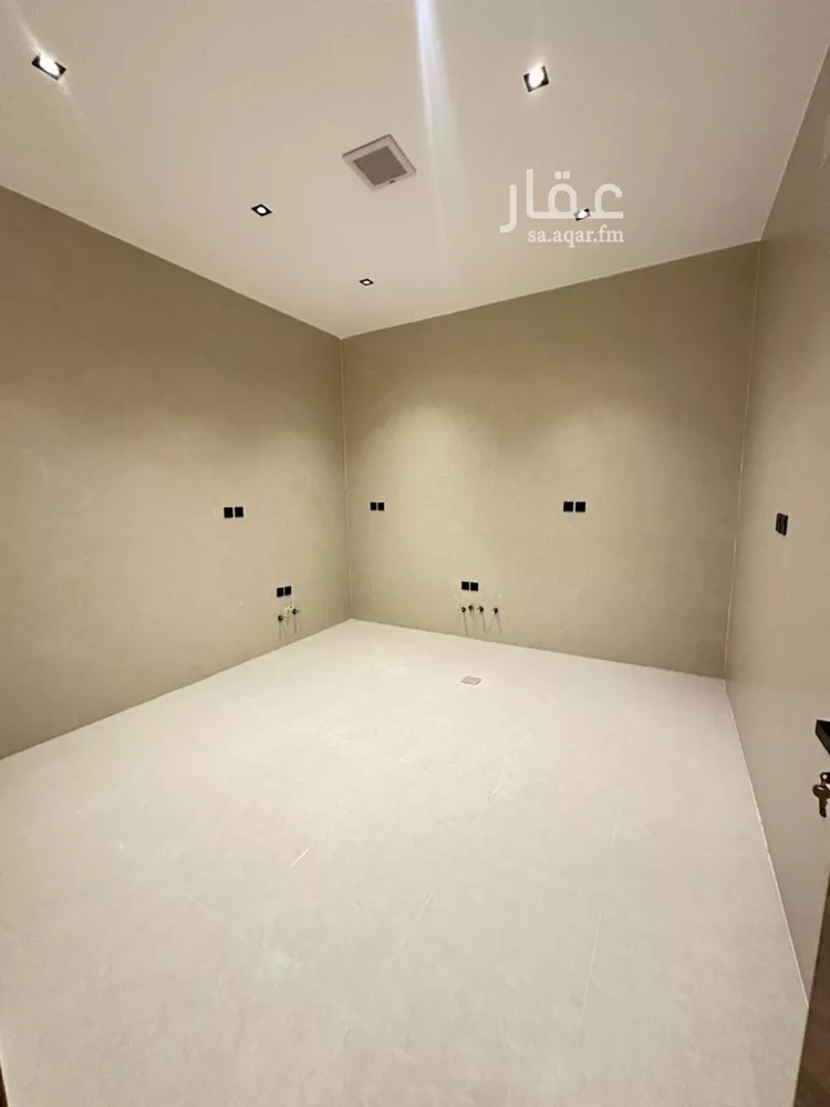 Floor for Sale in Al Muzahimiyah Tuwaiq 12