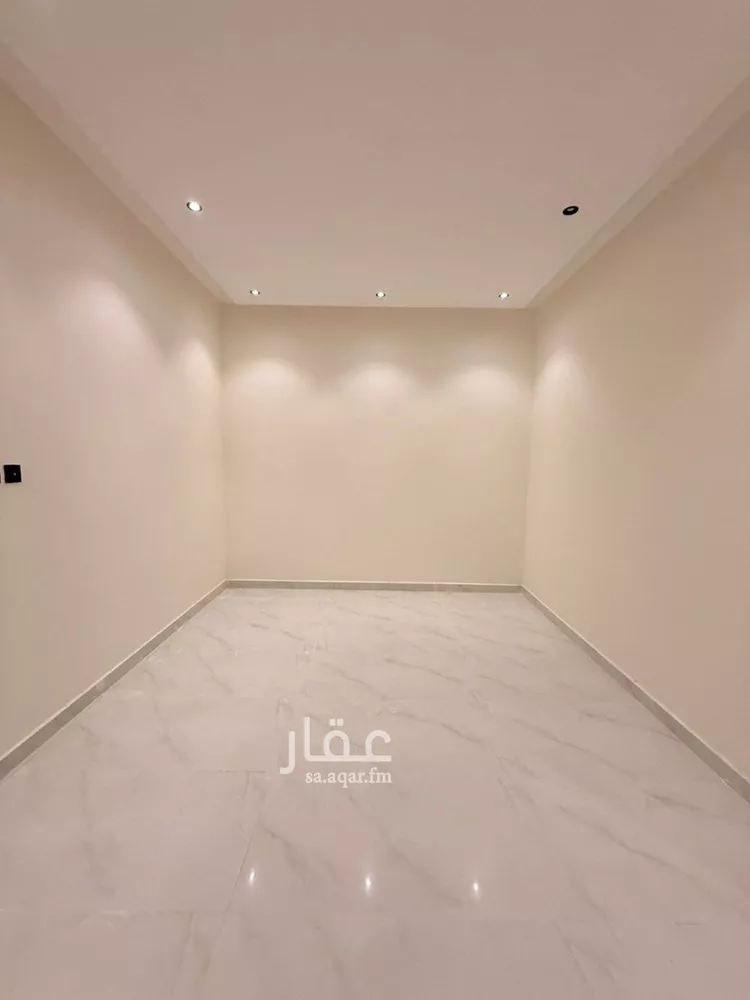 فيلا للبيع في شارع رشيد الليلا, حي عكاظ, مدينة الرياض, منطقة الرياض 9
