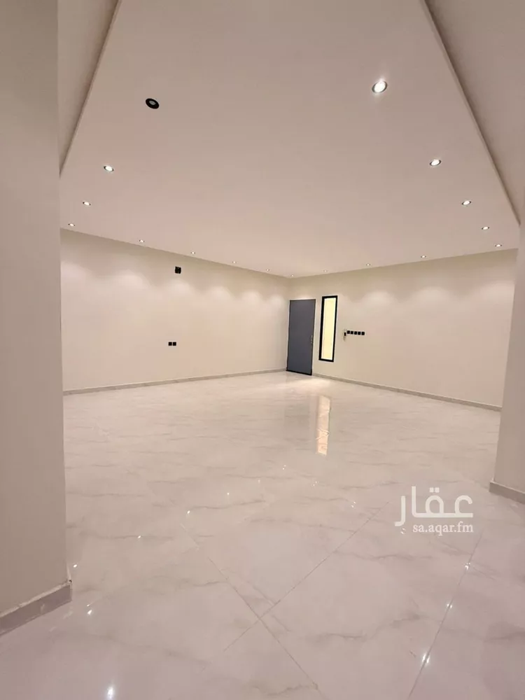 فيلا للبيع في شارع رشيد الليلا, حي عكاظ, مدينة الرياض, منطقة الرياض 16