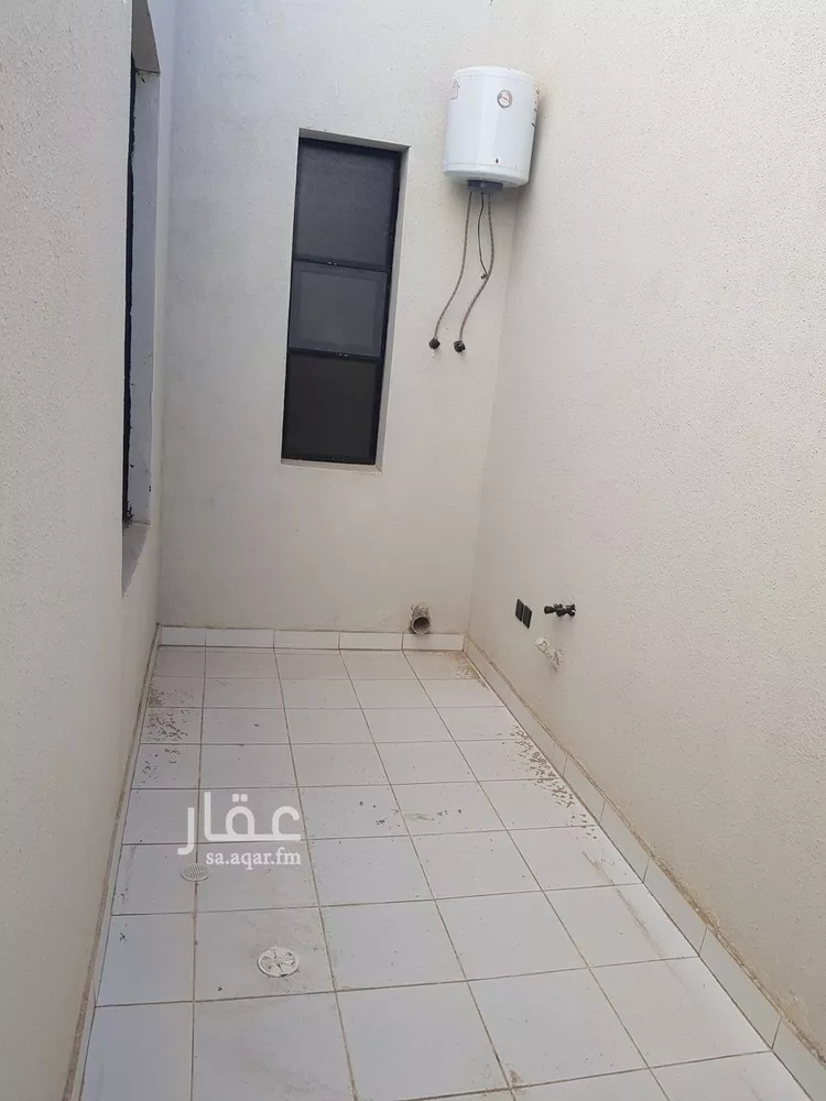 Floor for Sale in Riyadh Dhahrat Namar 18