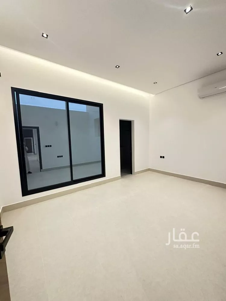 Floor for Sale in Al Muzahimiyah Tuwaiq 20